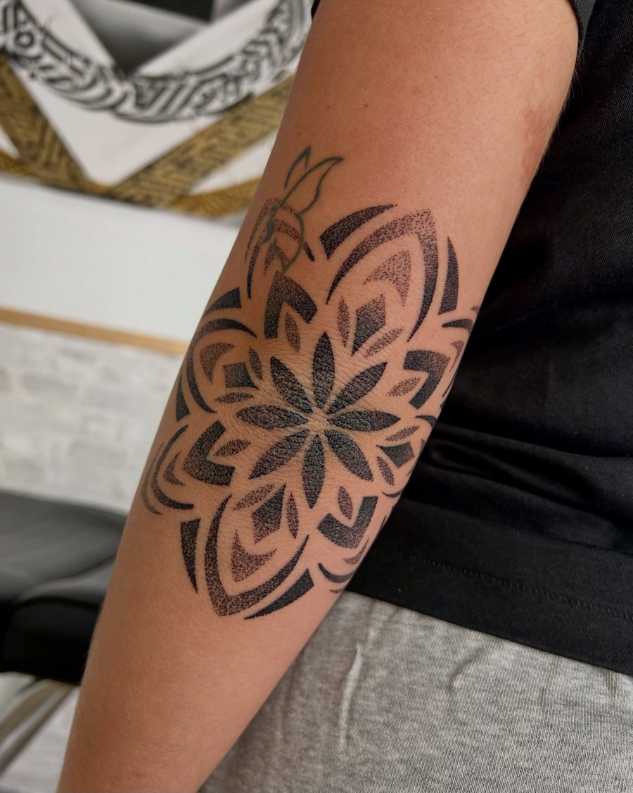 Mandala em pontilhismo